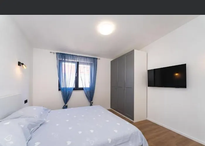 Petra Willa Biograd Na Moru